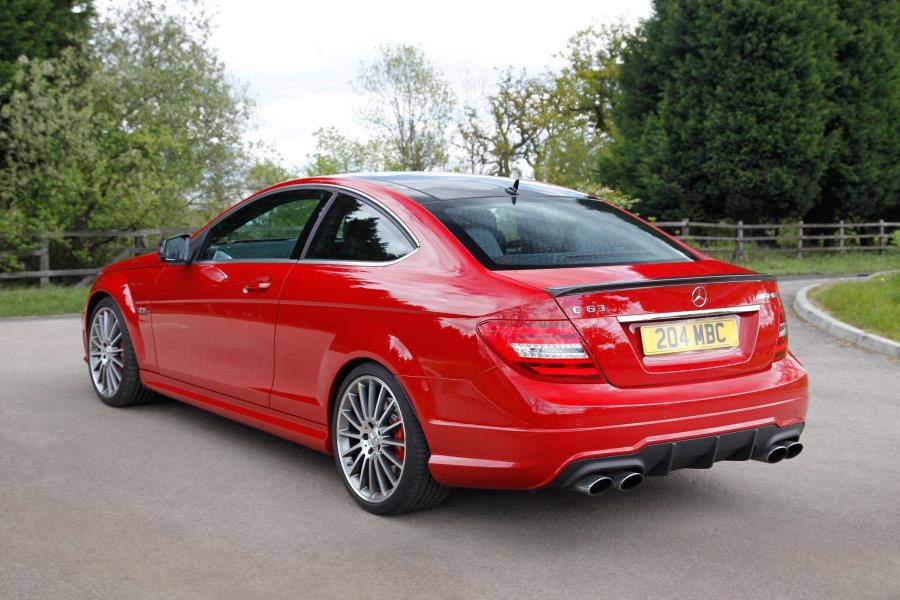  Mercedes-Benz C63 AMG Saloon 2013 года  (фото 16 из 22)